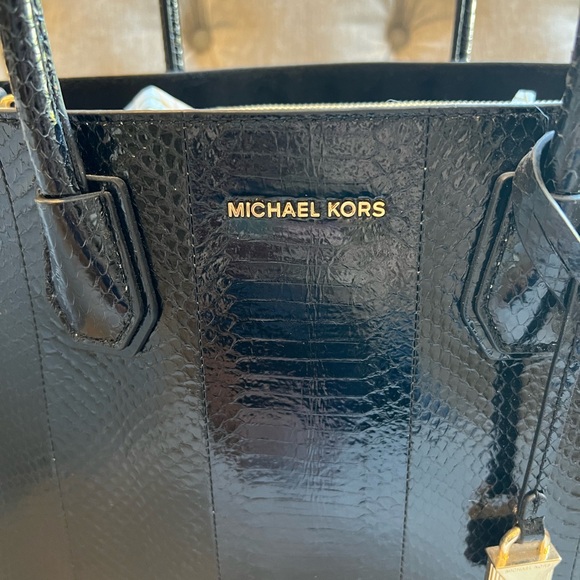 Michael Kors Mercer Large Tote - Picture 3 of 8